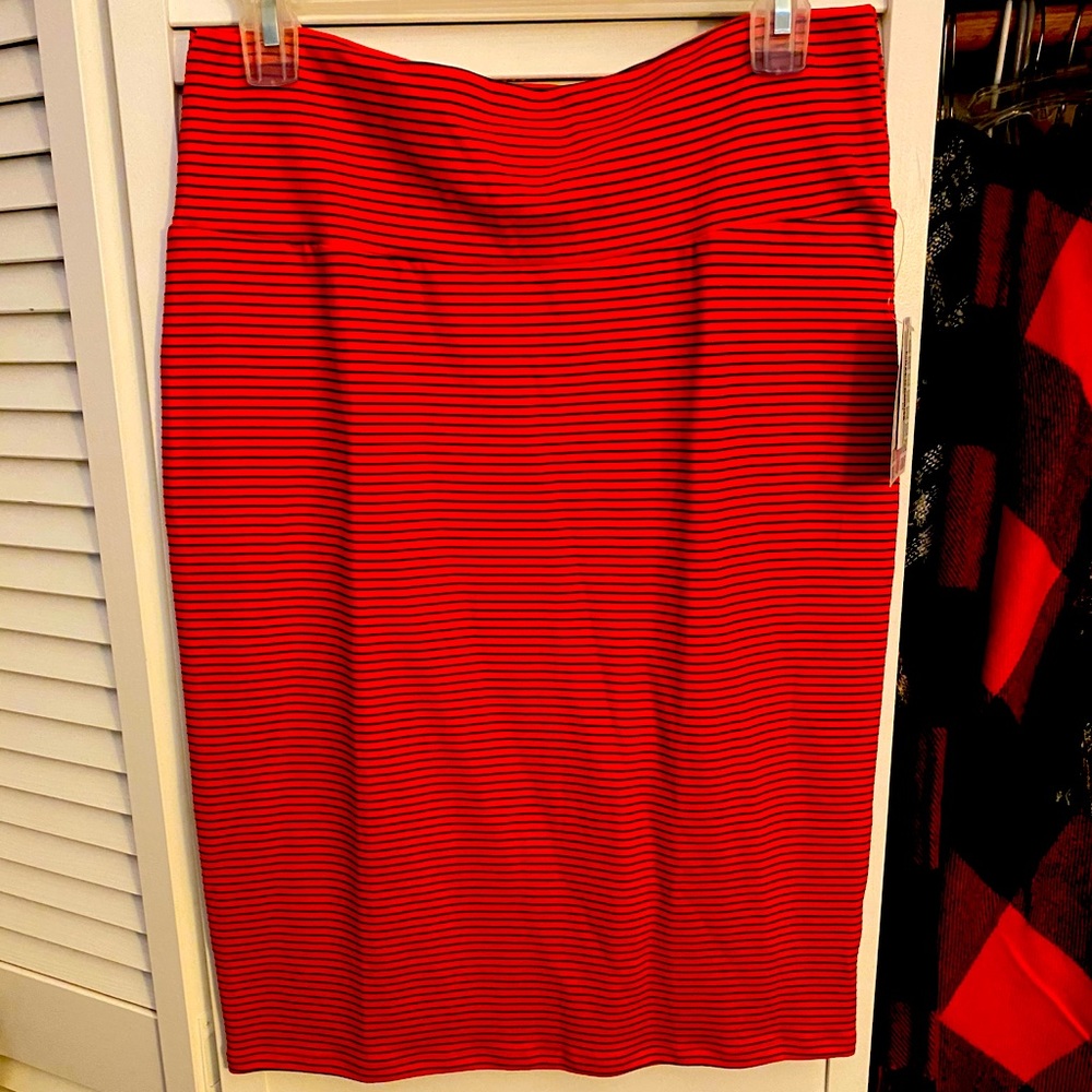 NWT LuLaRoe Cassie skirt, red w/black stripes, M